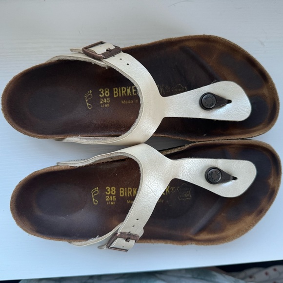 Birkenstock Gizeh Sandal in Graceful Pearl White - Picture 9 of 15